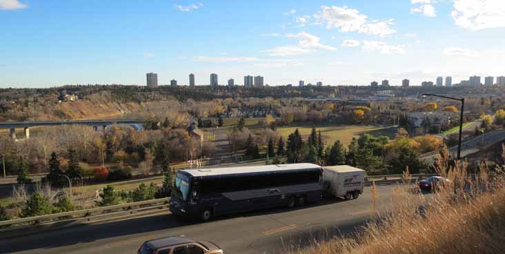 Greyhound Canada MCI 102-DL3 1122